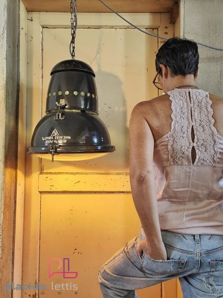 Lampada a sospensione vintage originale blu-nera, vetro curvo, anni '50