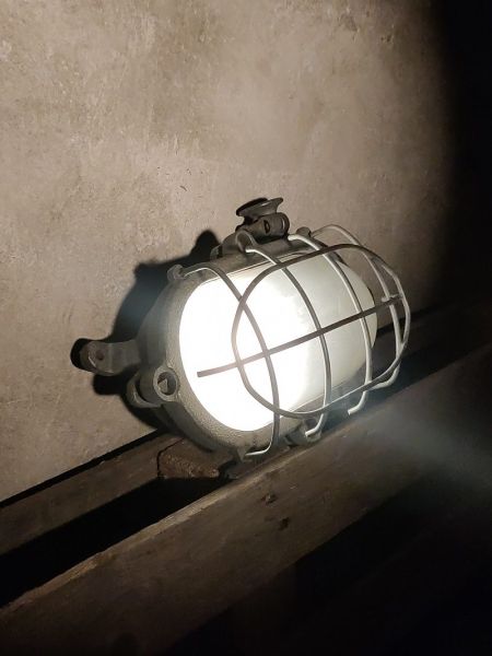 Classiche lampade industriali, dette tartaruga
