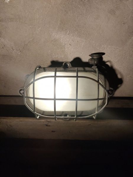 Classiche lampade industriali, dette tartaruga