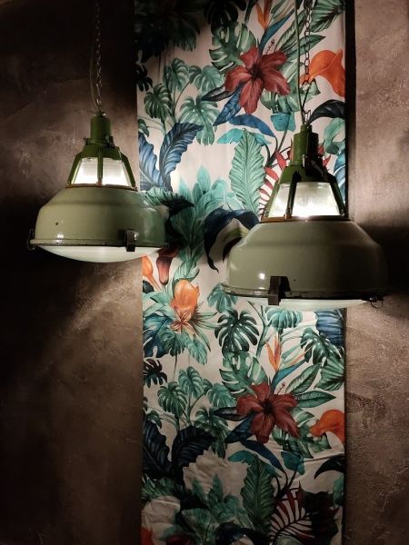 Lampada industriale anni '70 - Colore verde chiaro originale