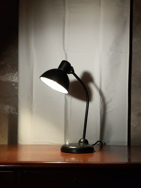 Lampada da scrivania vintage originale nera stile Bauhaus, anni '60