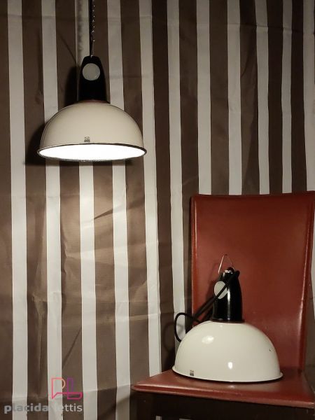 Lampada a sospensione vintage originale bianca e nera, URSS anni '70