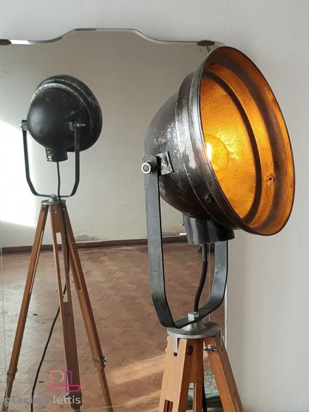 Faro industriale su treppiede, anni 60