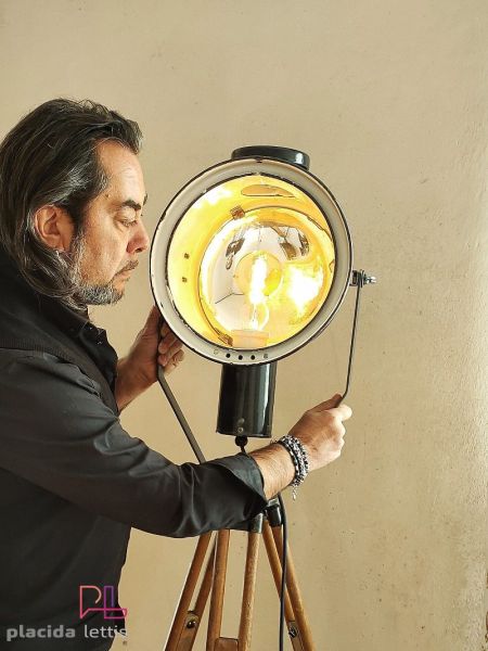 Lampada con treppiede vintage originale con specchio, Ungheria anni '50