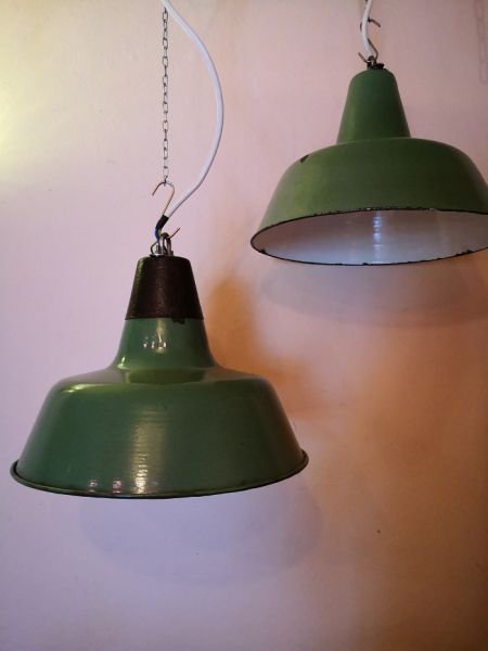 Lampada industriale prodotta negli anni 70 ,proveniente dalla Bulgaria
