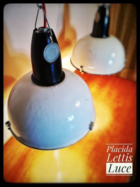 Lampada industriale anni '70 - Colore bianco e sottile bordo nero