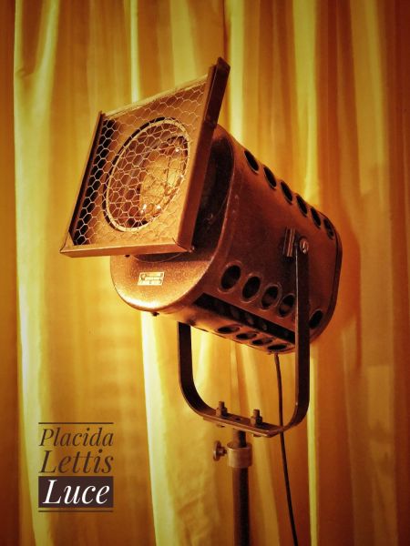 Splendido spotlight  originale anni '60, prodotto in Repubblica Ceca.