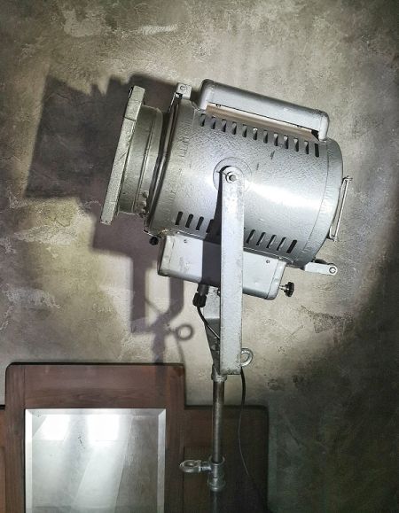 Spotlight vintage originale con lente di Fresnel convessa, URSS anni '80