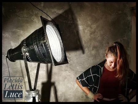 Rarissimo e particolarissimo faro teatrale prodotto nel 1961 nella città di Mosca.