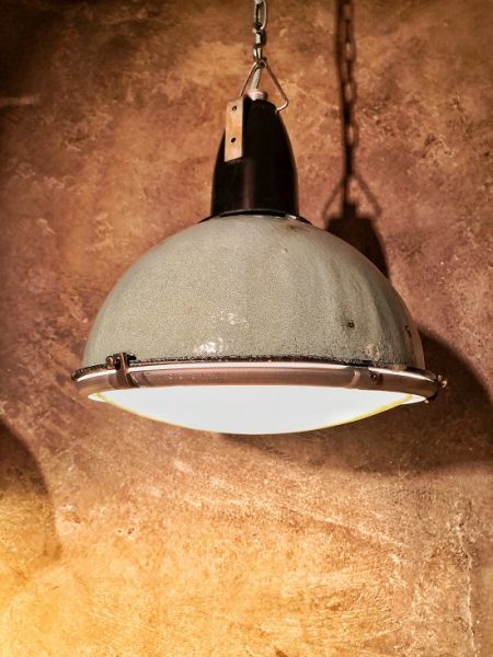 Lampada a sospensione vintage originale verde con vetro curvo, anni '70