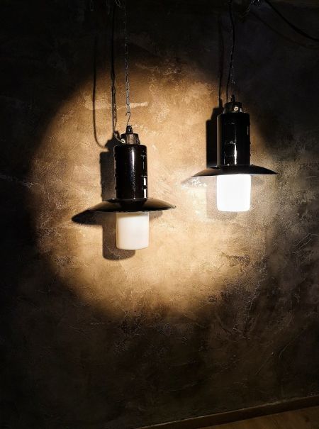 Lampada a sospensione vintage originale Bauhaus a lanterna, anni '50