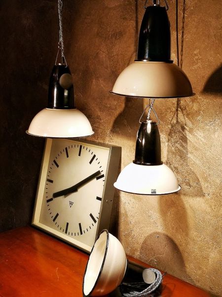 Lampada a sospensione vintage originale bianca a bordo nero, anni '70