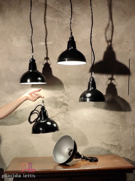 Lampada a sospensione vintage originale piccola nera, URSS anni '70
