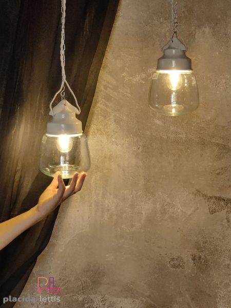 Lampada a sospensione vintage originale in ceramica e vetro a goccia